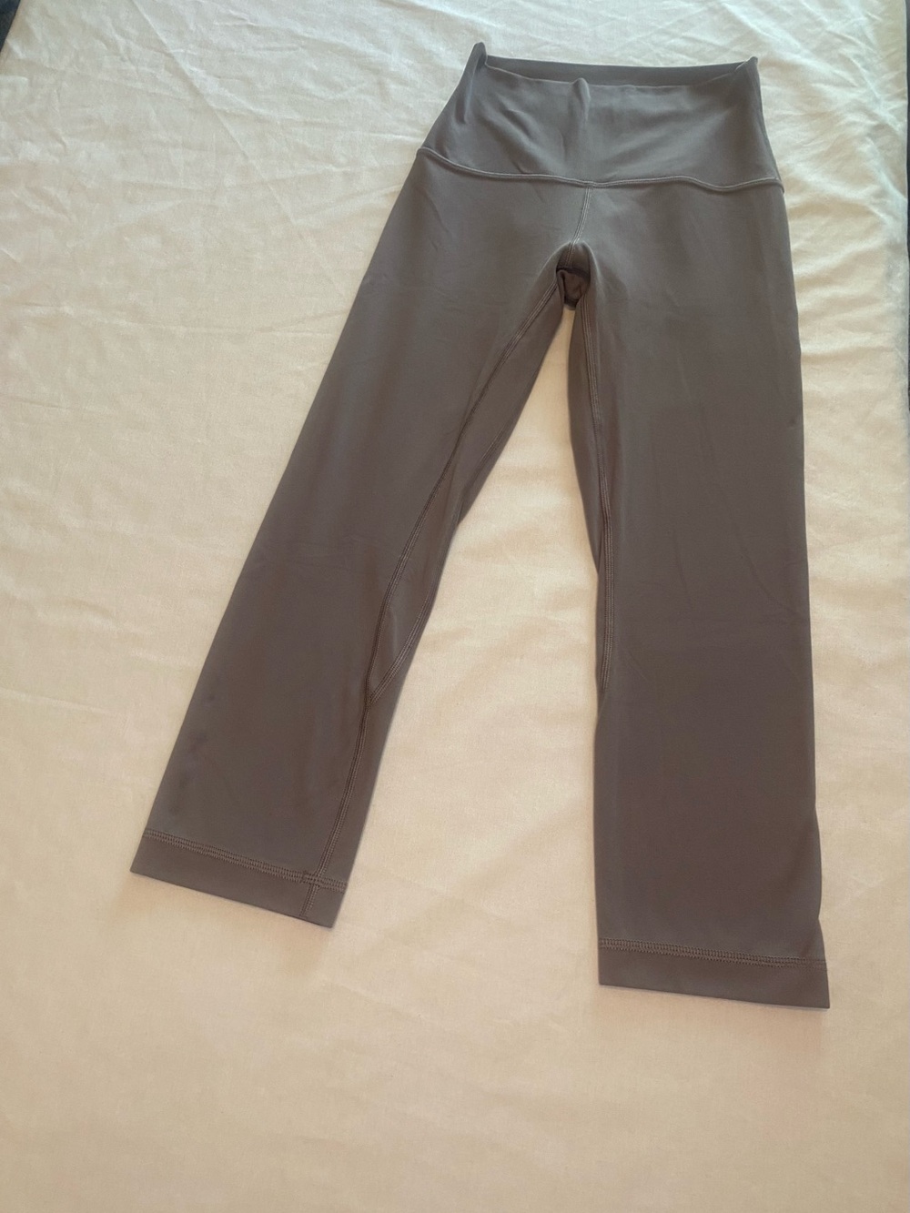Lululemon Cropped Leggings Women's Size 2 Athleisure Workout Yoga Pants
#0072